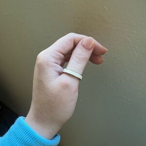 Elegant Silver Band Ring